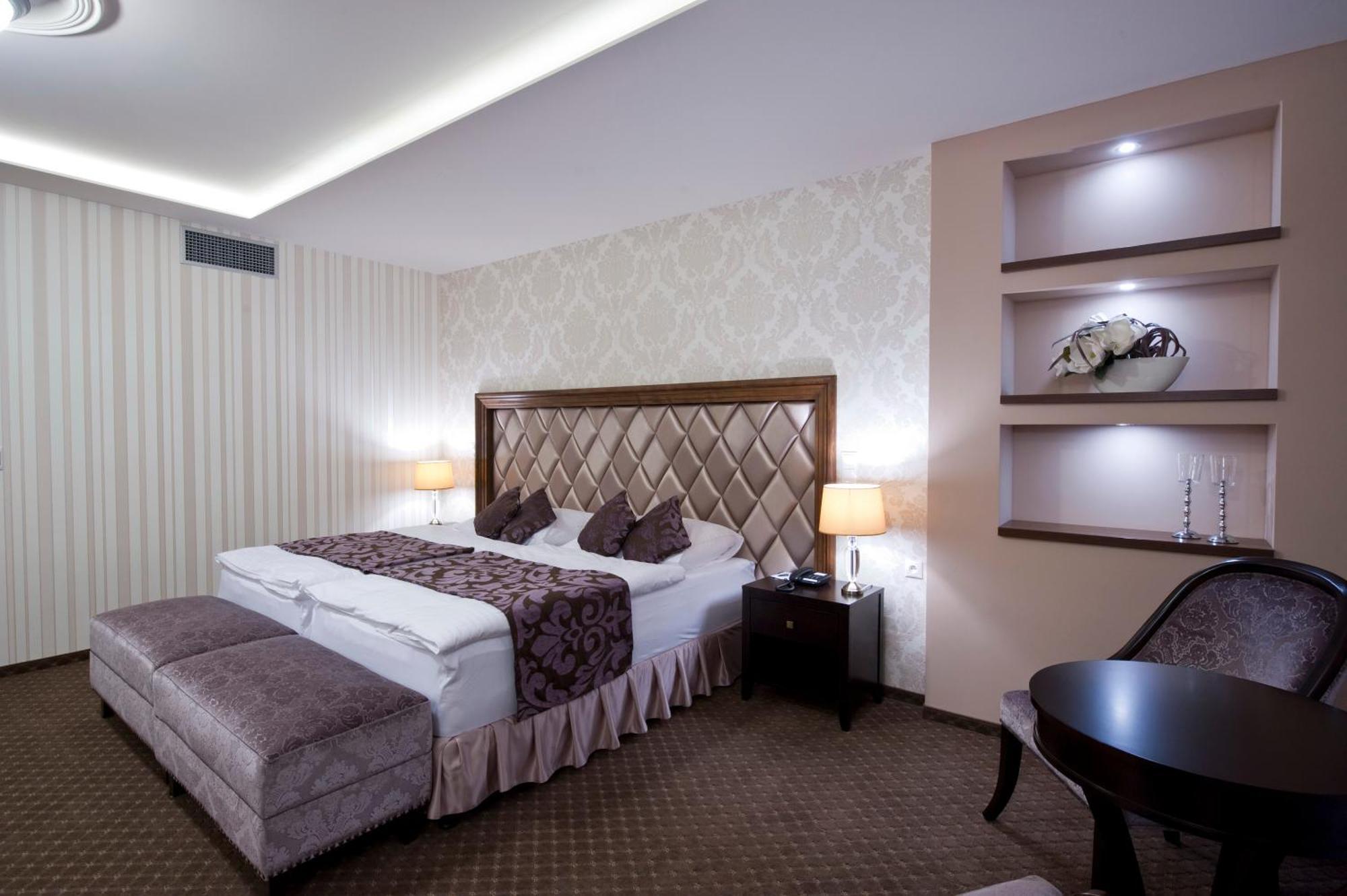 Hotel Dvorana Karlovy Vary Eksteriør bilde