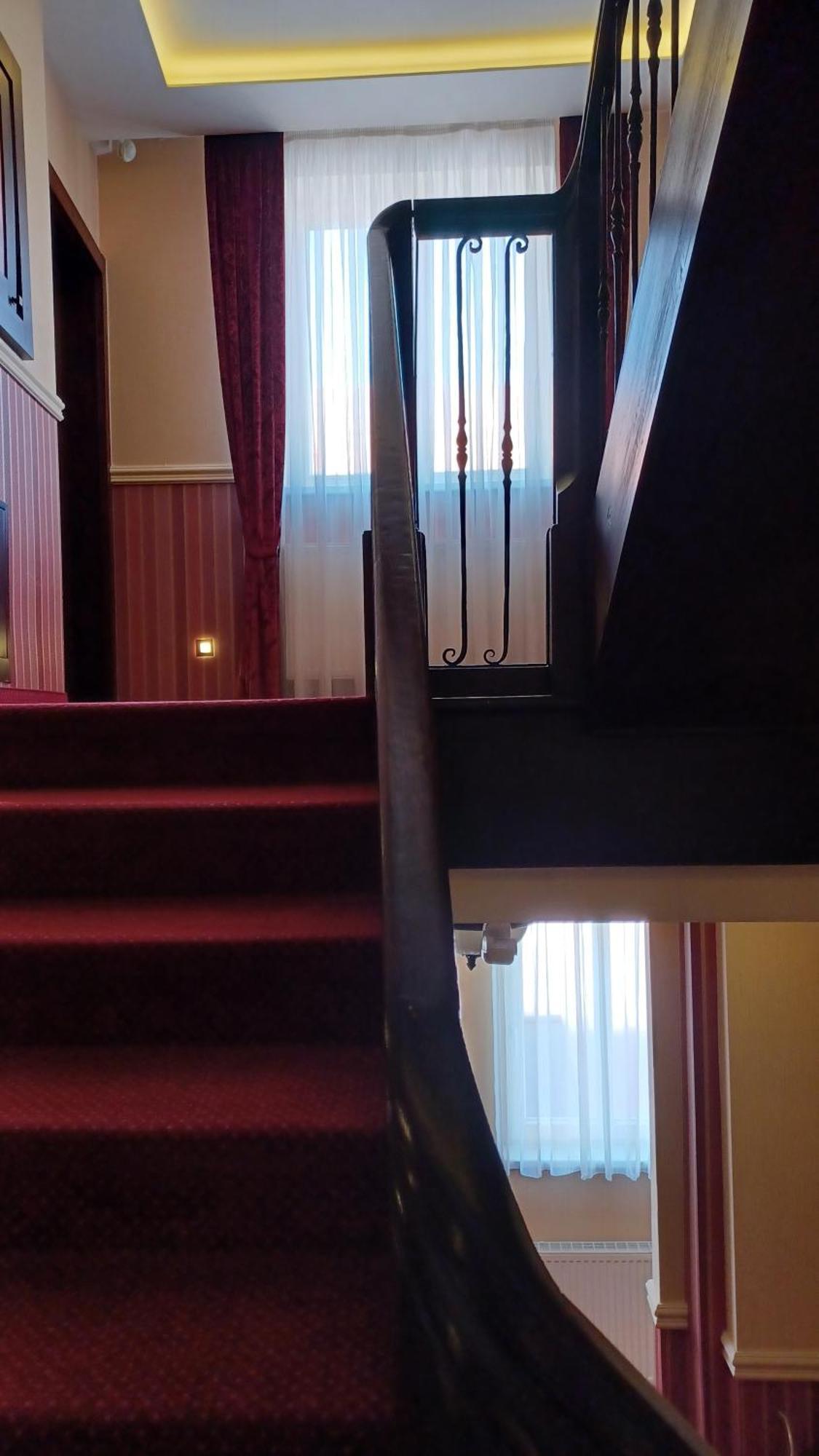 Hotel Dvorana Karlovy Vary Eksteriør bilde