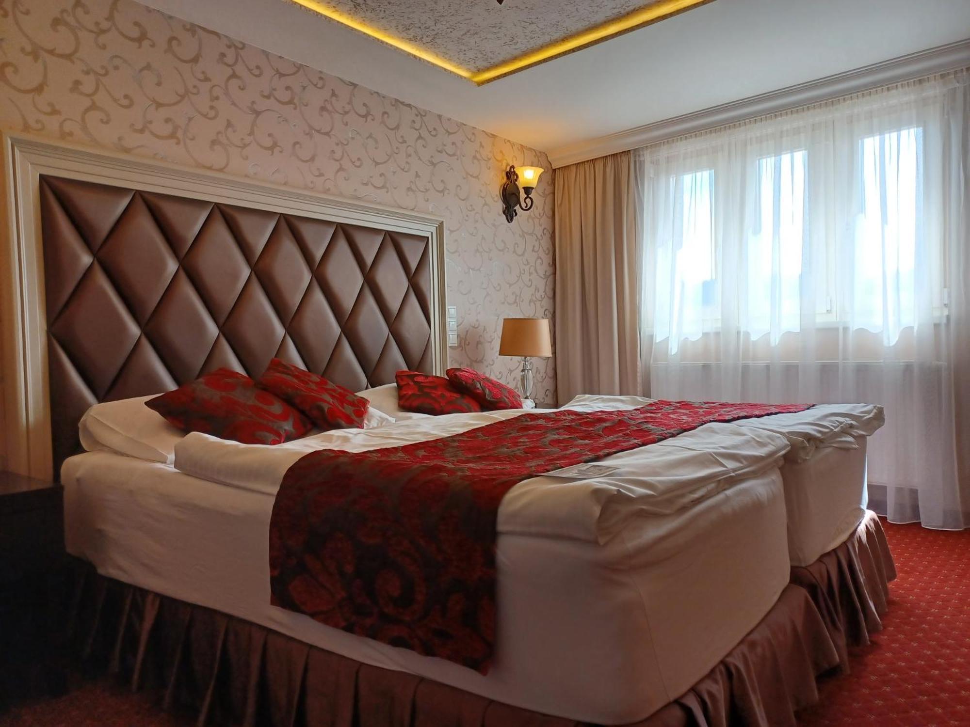 Hotel Dvorana Karlovy Vary Eksteriør bilde