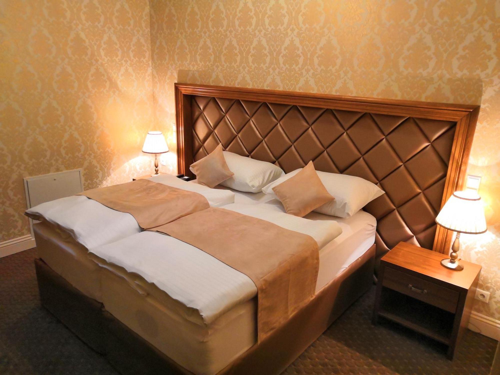 Hotel Dvorana Karlovy Vary Eksteriør bilde