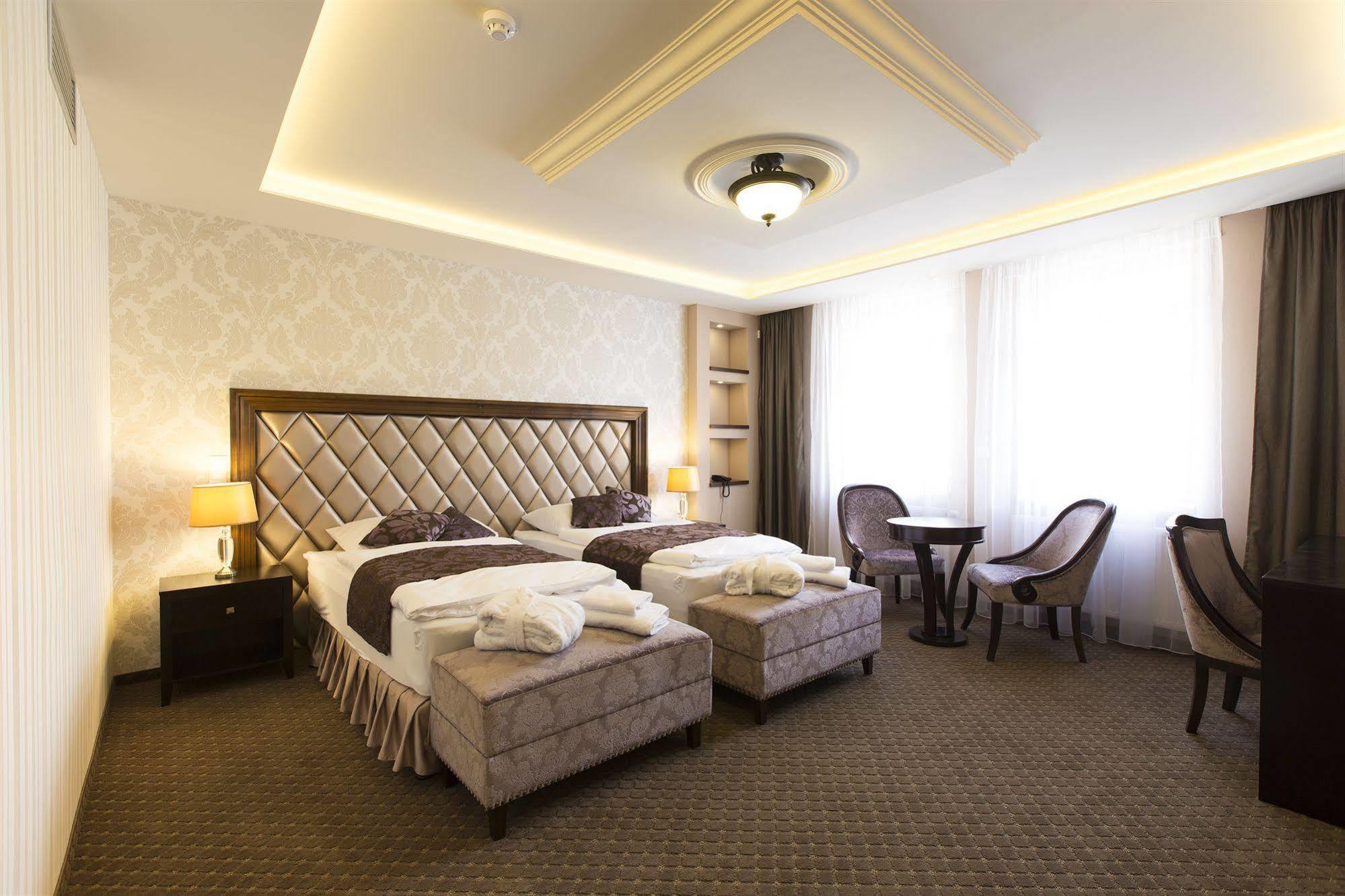 Hotel Dvorana Karlovy Vary Eksteriør bilde