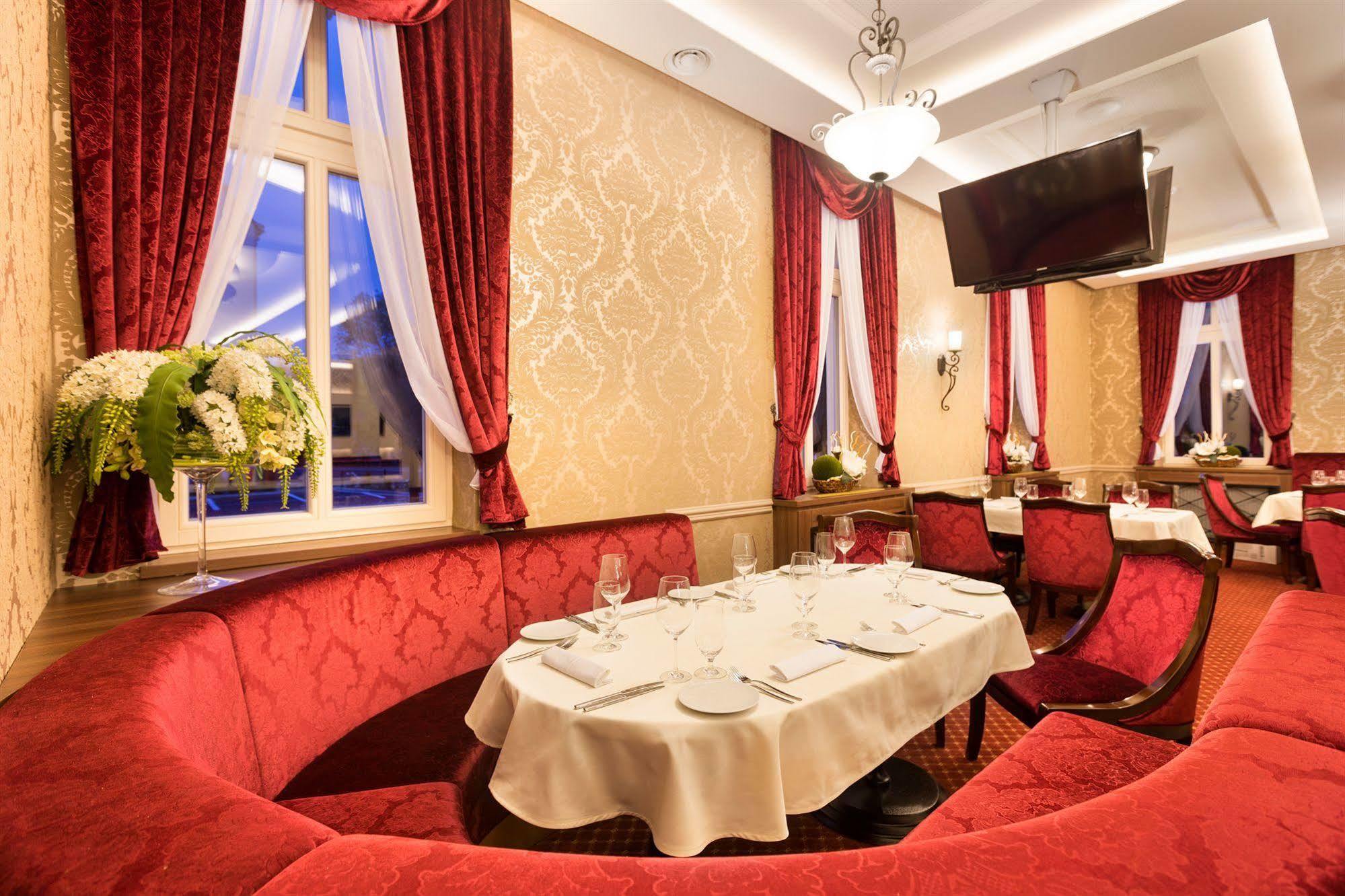 Hotel Dvorana Karlovy Vary Eksteriør bilde