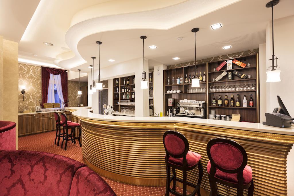 Hotel Dvorana Karlovy Vary Eksteriør bilde